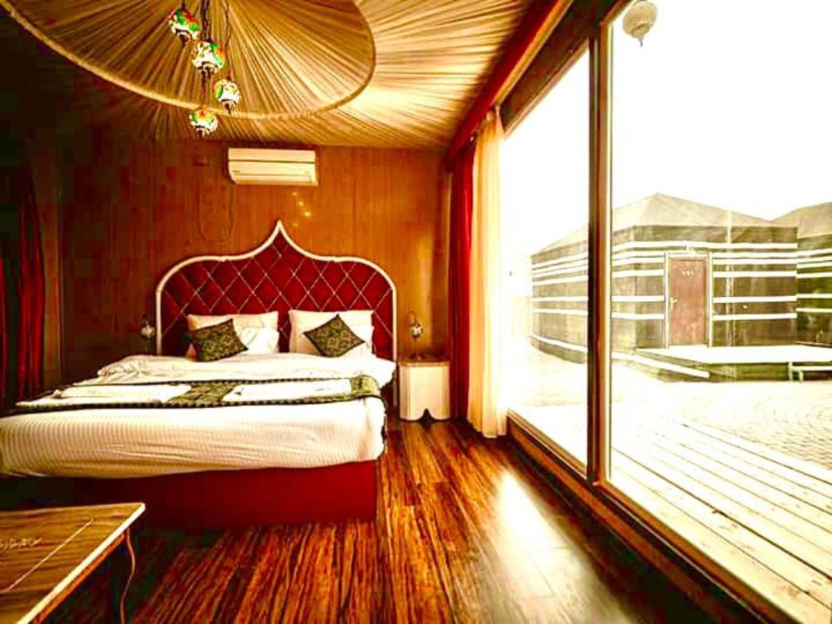 Al Sultana Luxury Camp Vila Wadi Rum Exterior foto