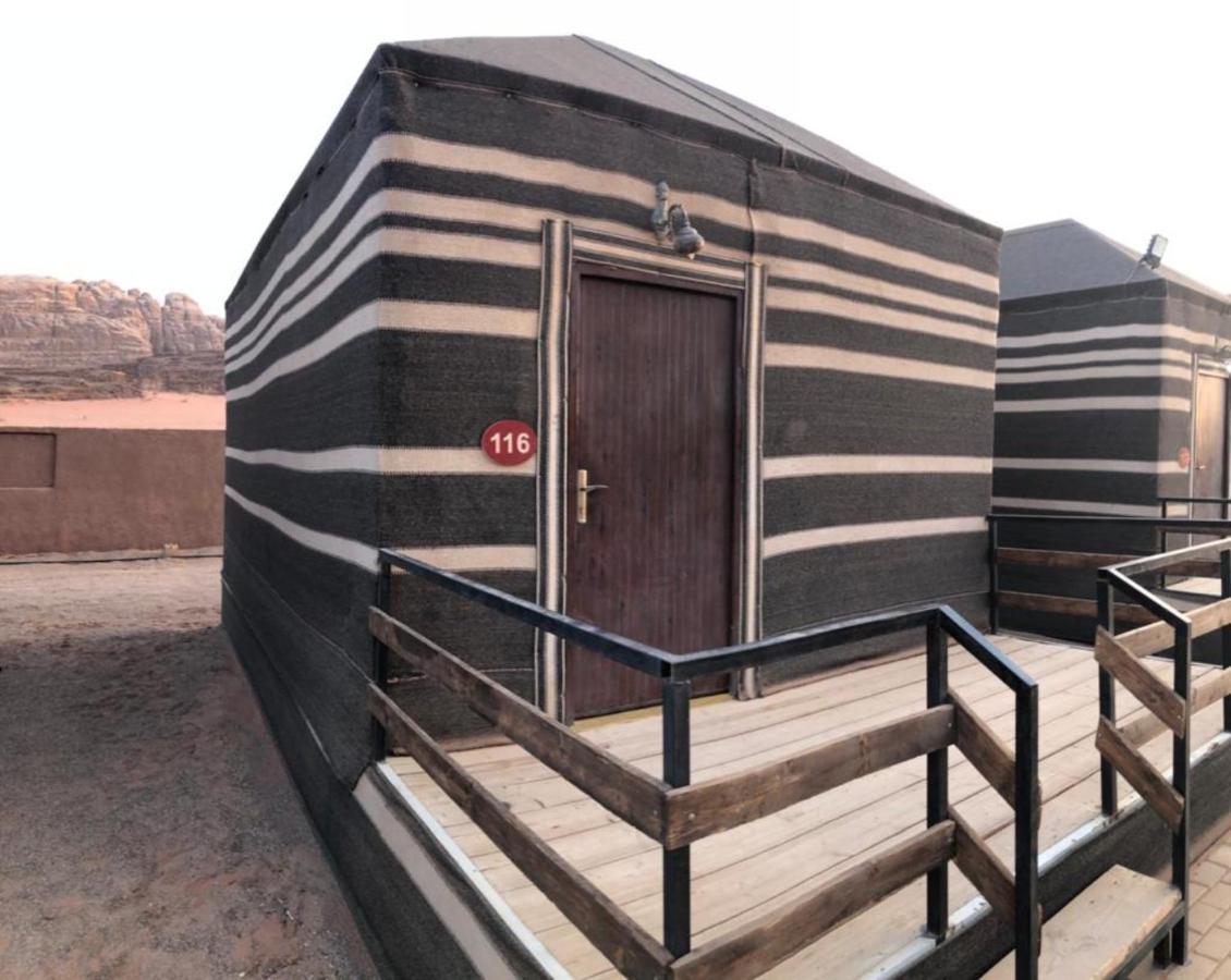 Al Sultana Luxury Camp Vila Wadi Rum Exterior foto