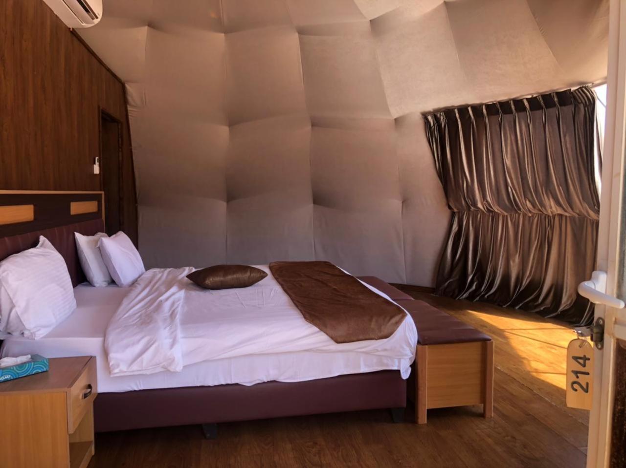 Al Sultana Luxury Camp Vila Wadi Rum Exterior foto